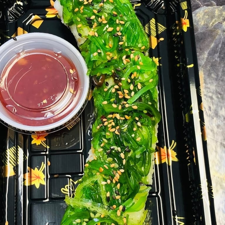 Delicious Vegetable Roll: Fresh, Flavorful, and Satisfying